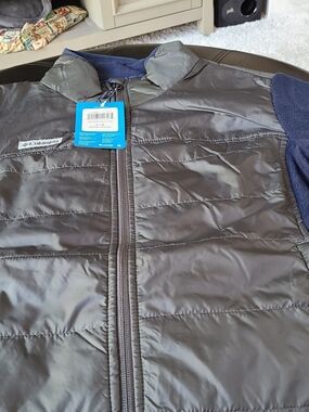 Columbia Women's Black Quilted Puffer Vest with Navy Trim